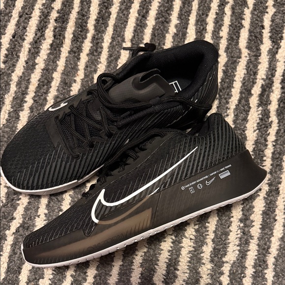 Women’s Nike Vapor 11 Tennis Court Shoes - Picture 5 of 9